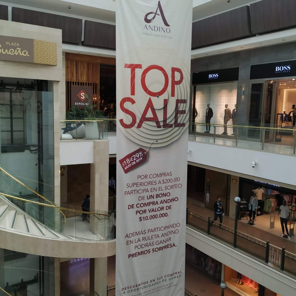 Mega pendón Top Sale Centro Comercial Andino